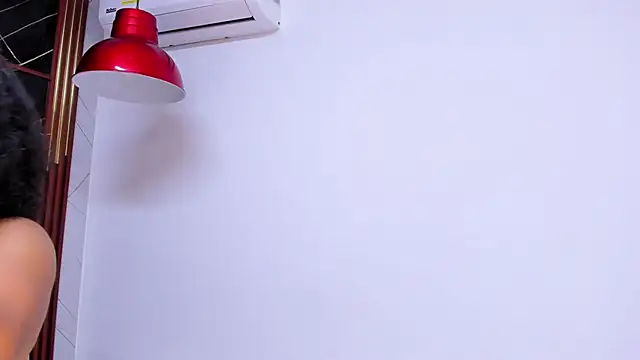 Snapshot of HannyThompson chatting on October 2025 12:26:01 PM HannyThompson online show from October 2025 12:26:01 PM