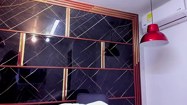 Snapshot of HannyThompson chatting on October 2025 12:39:02 PM HannyThompson online show from October 2025 12:39:02 PM