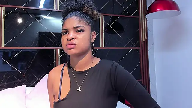 Snapshot of HannyThompson chatting on October 2025 12:29:01 PM HannyThompson online show from October 2025 12:29:01 PM