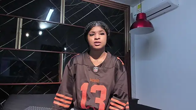 Snapshot of HannyThompson chatting on October 2025 12:17:02 PM HannyThompson online show from October 2025 12:17:02 PM