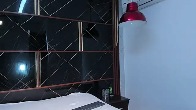 Snapshot of HannyThompson chatting on November 2025 12:51:01 PM HannyThompson online show from November 2025 12:51:01 PM