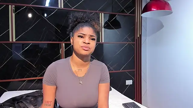 Snapshot of HannyThompson chatting on November 2025 12:27:02 PM HannyThompson online show from November 2025 12:27:02 PM