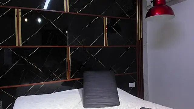 Snapshot of HannyThompson chatting on November 2025 12:16:01 PM HannyThompson online show from November 2025 12:16:01 PM