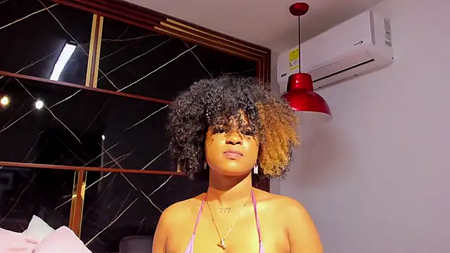 Snapshot of HannyThompson chatting on November 2025 12:38:02 PM HannyThompson online show from November 2025 12:38:02 PM