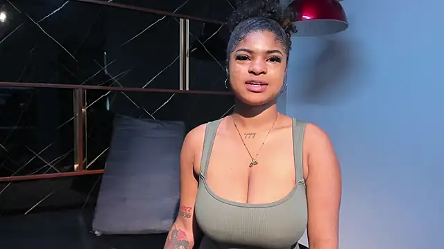 Snapshot of HannyThompson chatting on November 2025 12:05:02 PM HannyThompson online show from November 2025 12:05:02 PM