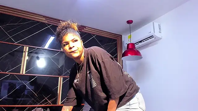 Snapshot of HannyThompson chatting on November 2025 12:15:02 PM HannyThompson online show from November 2025 12:15:02 PM