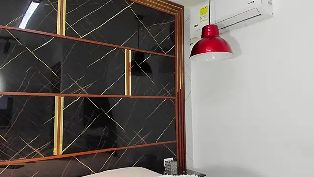 HannyThompson online show from March 2026 01:00:02 PM