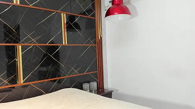 HannyThompson online show from April 2026 02:58:01 PM