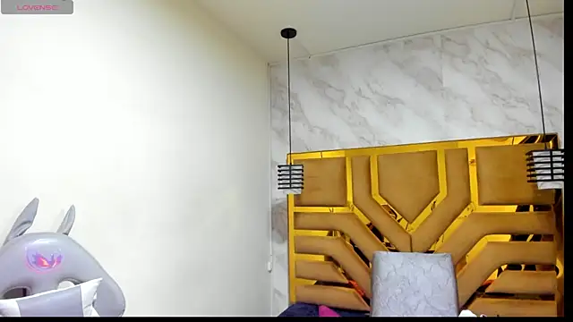 Luciifeer  online show from February 2026 06:52:02 PM