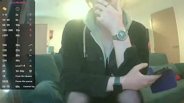 avamaxwell online show from April 2026 03:13:01 PM