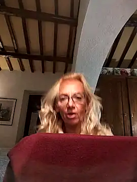 clarabell4 online show from October 2025 05:04:02 PM