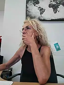 Snapshot of clarabell4 chatting on June 2026 08:09:02 AM clarabell4 online show from June 2026 08:09:02 AM