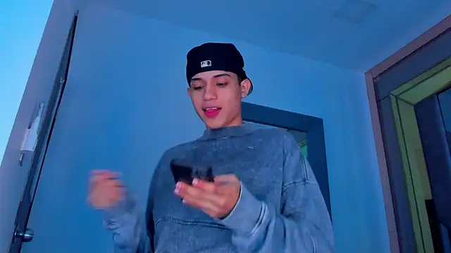 Sebax Young online show from November 2025 03:51:01 AM