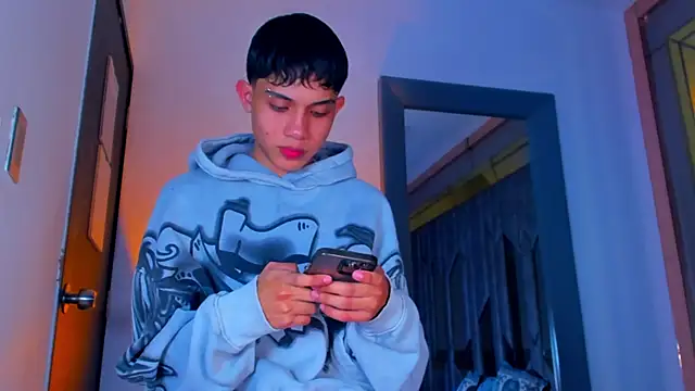 Sebax Young online show from April 2026 04:10:02 AM