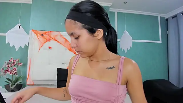 ania gomez online show from November 2025 01:54:02 PM