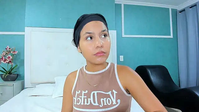 ania gomez online show from November 2025 03:56:02 PM