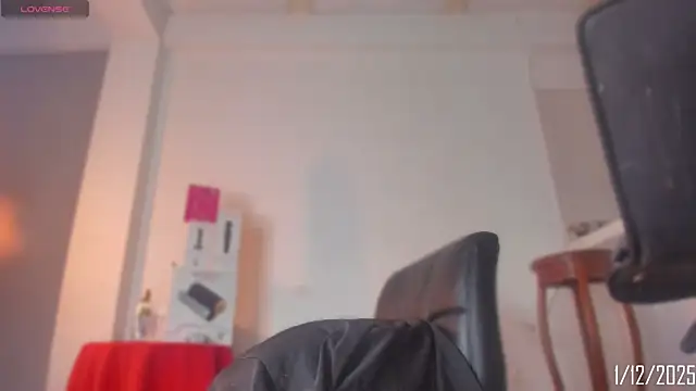 Snapshot of Chloe_cooperr chatting on December 2025 07:53:01 PM Chloe cooperr online show from December 2025 07:53:01 PM