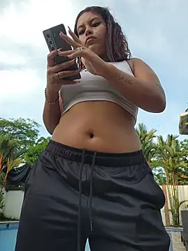 Yessica Lopezz online show from May 2026 11:17:01 AM