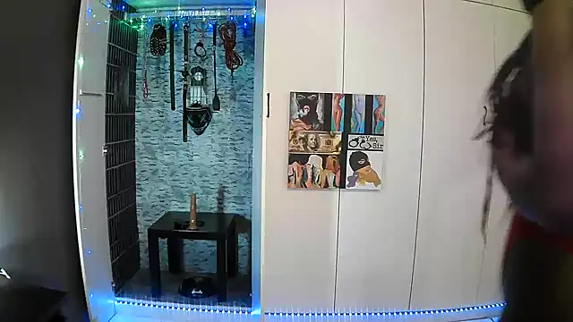 BaDSubMiss online show from November 2025 04:25:01 AM