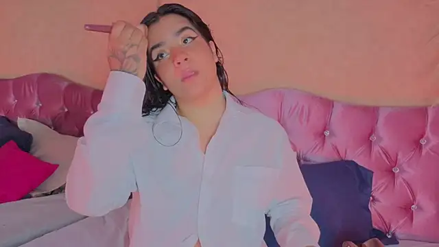 Snapshot of KARINAJTORRES chatting on November 2025 09:38:02 PM KARINAJTORRES online show from November 2025 09:38:02 PM