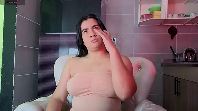 Snapshot of KARINAJTORRES chatting on November 2025 09:29:02 PM KARINAJTORRES online show from November 2025 09:29:02 PM