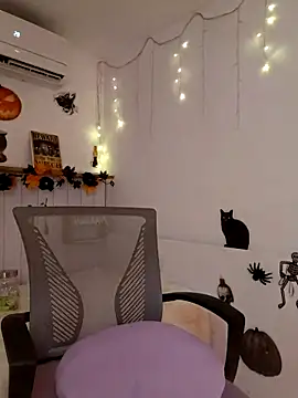 LeilaEbony online show from October 2025 02:25:02 PM