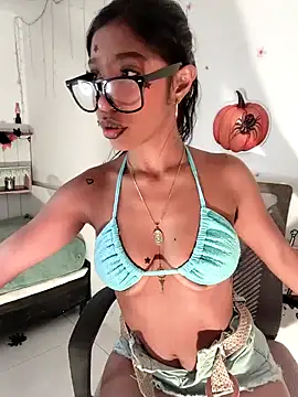 LeilaEbony online show from October 2025 03:01:02 PM