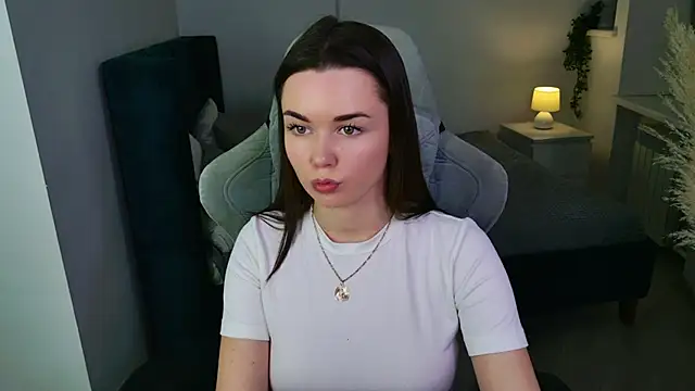 Snapshot of AvaFlower chatting on September 2025 04:21:01 PM AvaFlower online show from September 2025 04:21:01 PM