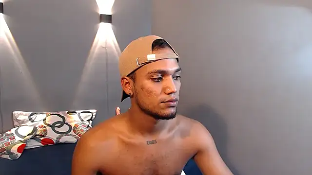 mateonick40 online show from April 2026 06:19:02 PM