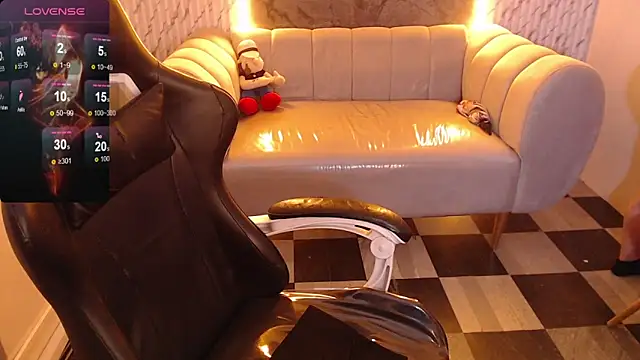 Snapshot of _Evoni_b chatting on October 2025 12:38:02 PM Evoni b online show from October 2025 12:38:02 PM