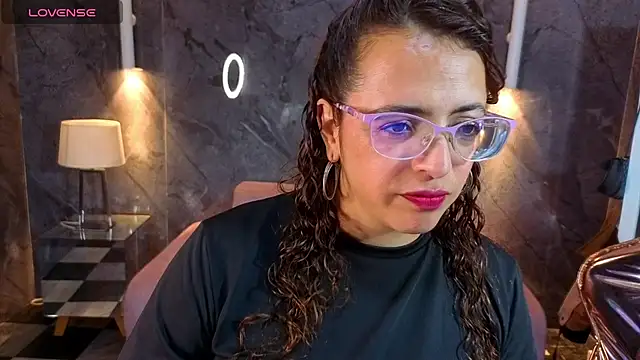 Snapshot of _Evoni_b chatting on October 2025 07:42:02 PM Evoni b online show from October 2025 07:42:02 PM