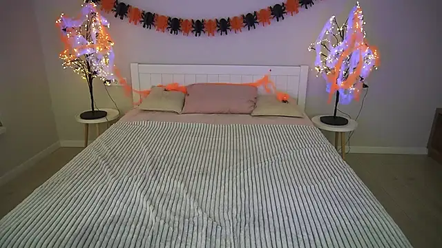 IvyLaurent online show from November 2025 08:17:02 AM