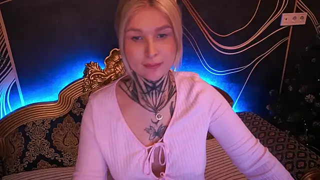 IvyLaurent online show from December 2025 01:17:02 PM