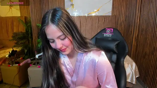 Snapshot of juanita_tay chatting on May 2026 11:37:02 AM juanita tay online show from May 2026 11:37:02 AM