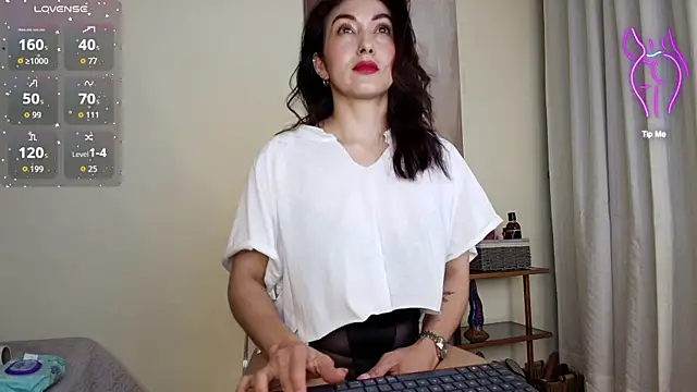 siren indira  online show from November 2025 11:05:02 PM