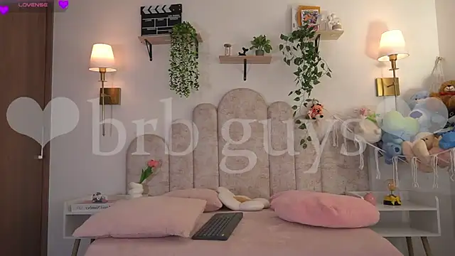 violeth     online show from March 2026 01:00:01 PM