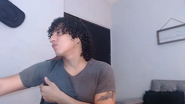 Snapshot of Xfire_boy69 chatting on October 2025 04:25:02 PM Xfire boy69 online show from October 2025 04:25:02 PM