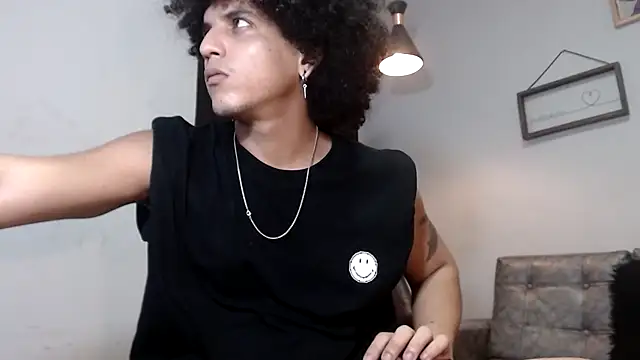 Snapshot of Xfire_boy69 chatting on November 2025 05:45:02 PM Xfire boy69 online show from November 2025 05:45:02 PM