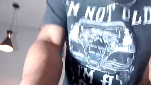 Snapshot of Xfire_boy69 chatting on November 2025 01:10:02 PM Xfire boy69 online show from November 2025 01:10:02 PM