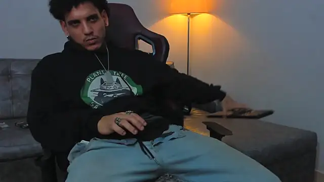 Snapshot of Xfire_boy69 chatting on December 2025 02:16:01 AM Xfire boy69 online show from December 2025 02:16:01 AM