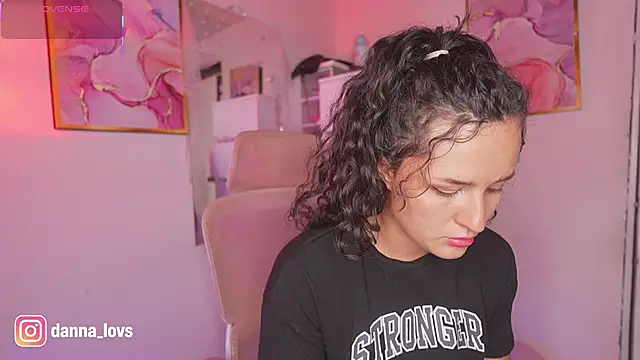 Dannaa Lovs online show from November 2025 05:23:01 PM