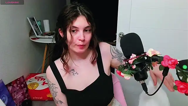 Snapshot of peachyness chatting on June 2026 10:01:02 PM peachyness online show from June 2026 10:01:02 PM