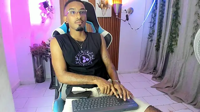 Darwin mayo online show from December 2025 05:19:02 PM