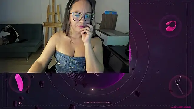 Snapshot of lady_sophie chatting on September 2025 03:58:02 PM lady sophie online show from September 2025 03:58:02 PM
