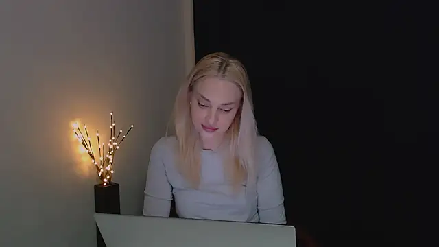 Snapshot of Lia_noo_regrets chatting on April 2026 05:37:01 PM Lia noo regrets online show from April 2026 05:37:01 PM