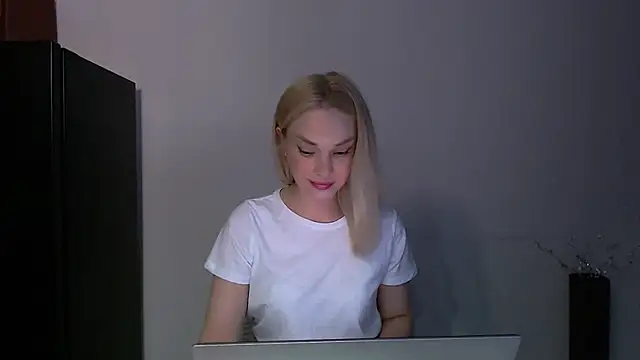 Snapshot of Lia_noo_regrets chatting on May 2026 06:09:01 PM Lia noo regrets online show from May 2026 06:09:01 PM