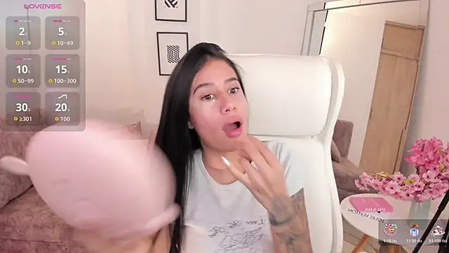 Snapshot of miranda_crawfor chatting on October 2025 12:09:01 PM miranda crawfor online show from October 2025 12:09:01 PM