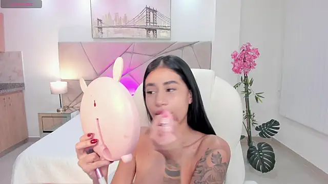 Snapshot of miranda_crawfor chatting on November 2025 01:11:01 PM miranda crawfor online show from November 2025 01:11:01 PM