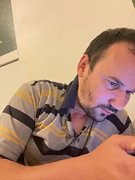Snapshot of Ionut899@xh chatting on June 2026 11:50:02 PM Ionut899xh online show from June 2026 11:50:02 PM
