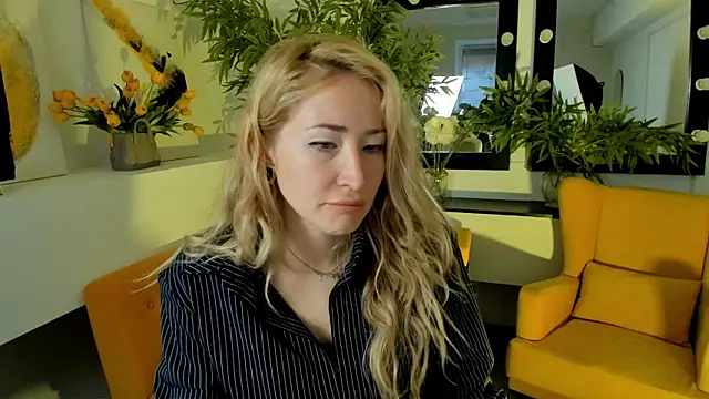 AstraMonroe online show from September 2025 04:39:02 AM